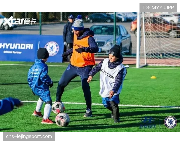 通讯：英超“足球梦想”项目走进社区，开展青少年射门技巧专项训练营